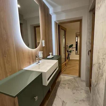 Apartament Ovoc 1.0 Chodzież Exterior foto